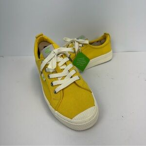 Cariuma OCA Low Yellow Canvas Unisex Women's Size 8.5 Men's Size 7 NWT